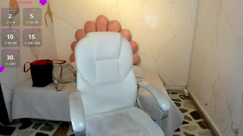 Snapshot of niickyjones chatting on 04-01-26, 05:08 Anni online show from 04-01-26, 05:08