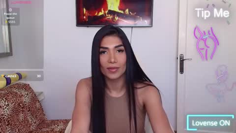 Snapshot of niickylovee chatting on 04-06-26, 11:33 Nicolle Bustamante online show from 04-06-26, 11:33