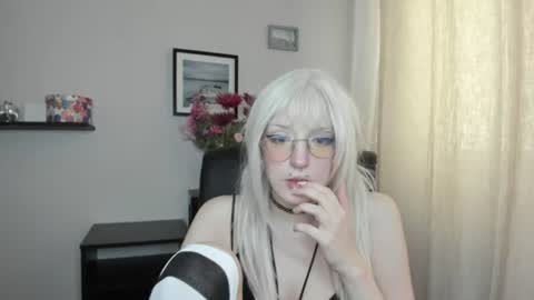 Snapshot of nika_dream1 chatting on 06-16-26, 01:14 Nika online show from 06-16-26, 01:14