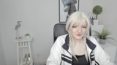 Snapshot of nika_dream1 chatting on 07-06-26, 12:35 Nika online show from 07-06-26, 12:35