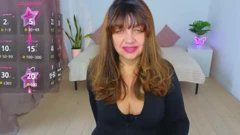Snapshot of nika_light chatting on 01-11-26, 11:37 Nika light online show from 01-11-26, 11:37