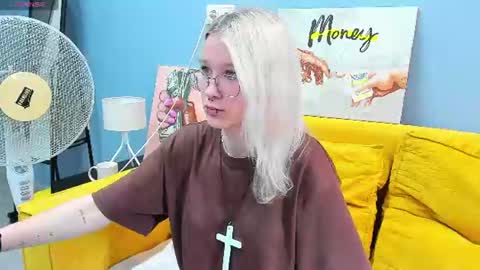 Snapshot of nika_sm chatting on 08-05-26, 09:34 Nika Sm online show from 08-05-26, 09:34