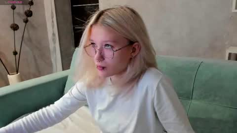 Snapshot of nika_sm chatting on 08-07-26, 09:22 Nika Sm online show from 08-07-26, 09:22