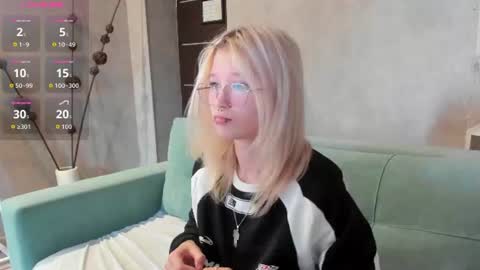Snapshot of nika_sm chatting on 08-08-26, 09:22 Nika Sm online show from 08-08-26, 09:22
