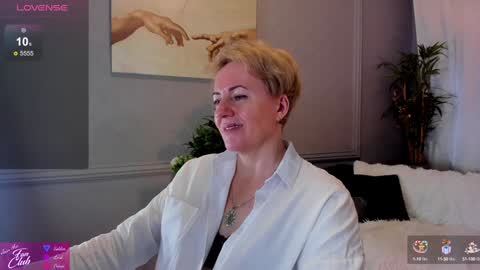 Nika online show from 01-17-25, 01:03