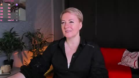 Snapshot of nika_smit chatting on 06-13-26, 05:05 Nika online show from 06-13-26, 05:05