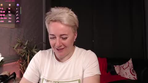 Snapshot of nika_smit chatting on 07-10-26, 08:07 Nika online show from 07-10-26, 08:07