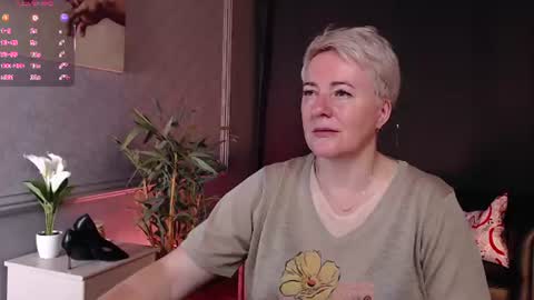 Snapshot of nika_smit chatting on 07-12-26, 05:20 Nika online show from 07-12-26, 05:20