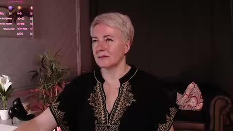 Snapshot of nika_smit chatting on 07-16-26, 05:13 Nika online show from 07-16-26, 05:13