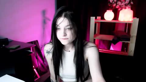 Snapshot of nikadinny chatting on 12-17-25, 01:00 nikadinny online show from 12-17-25, 01:00