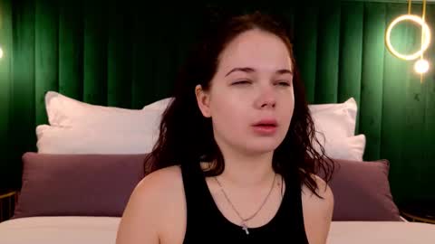 Nika online show from 09-28-25, 02:50