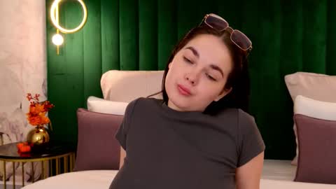 Nika online show from 10-08-25, 02:53