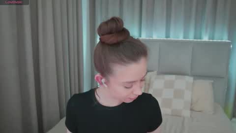 Snapshot of nikaletta chatting on 05-13-26, 09:44 Nika online show from 05-13-26, 09:44