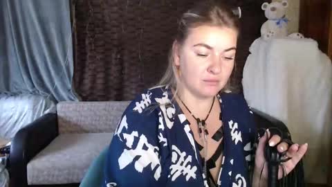 Nika online show from 10-22-25, 06:35