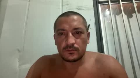 Snapshot of nikaulas chatting on 04-26-26, 04:10 Nasty Couple online show from 04-26-26, 04:10