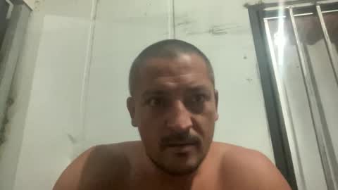 Snapshot of nikaulas chatting on 04-27-26, 04:21 Nasty Couple online show from 04-27-26, 04:21