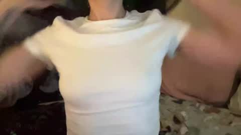 Snapshot of nikeela chatting on 02-28-25, 12:21 CocoCum online show from 02-28-25, 12:21