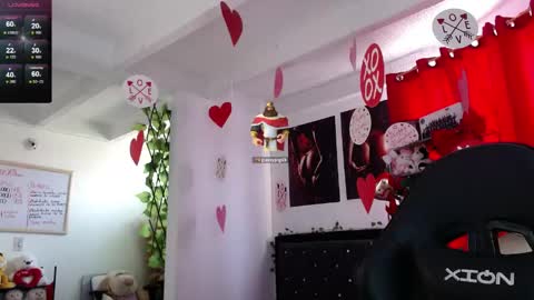 Snapshot of niki_1998 chatting on 04-18-26, 07:07 Natalia online show from 04-18-26, 07:07
