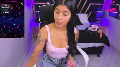 Snapshot of nikibryce_ chatting on 12-07-24, 01:40 Niki online show from 12-07-24, 01:40