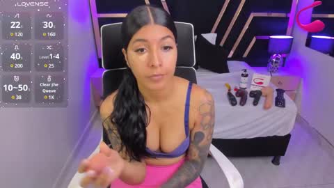 Snapshot of nikibryce_ chatting on 01-04-25, 01:31 Niki online show from 01-04-25, 01:31