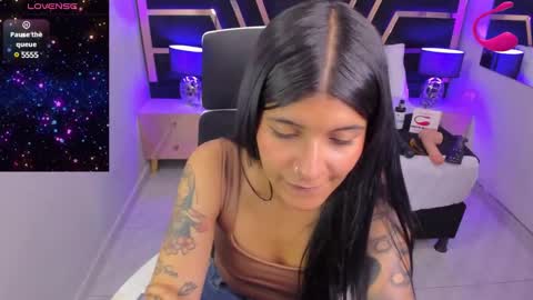 Snapshot of nikibryce_ chatting on 01-29-25, 11:14 Niki online show from 01-29-25, 11:14