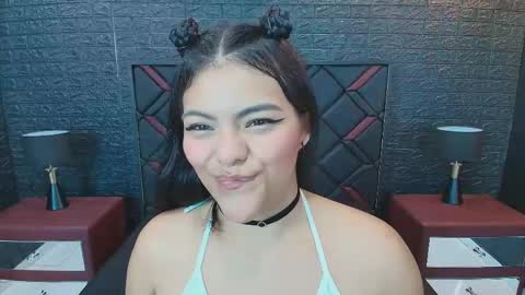 Snapshot of nikibunn chatting on 05-23-26, 01:04 NIKI online show from 05-23-26, 01:04