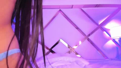 Snapshot of nikii_white chatting on 02-14-25, 07:49 nikii_white online show from 02-14-25, 07:49