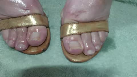 Snapshot of nikisissyfeet chatting on 02-03-25, 10:43 nikisissyfeet online show from 02-03-25, 10:43