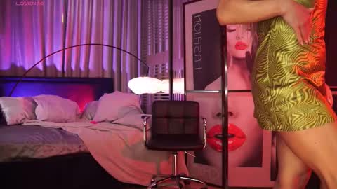 Snapshot of nikki_amour chatting on 10-17-25, 12:08 Nikki online show from 10-17-25, 12:08