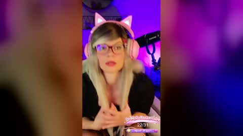 Snapshot of nikki_goldberg chatting on 04-23-26, 12:40 Kitty Chatte online show from 04-23-26, 12:40