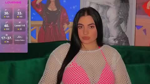 Nikki Kardashian online show from 12-10-24, 08:38