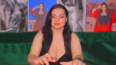 Nikki Kardashian online show from 01-17-25, 11:07