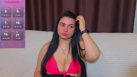 Nikki Kardashian online show from 02-21-25, 11:21