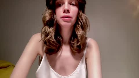 Snapshot of nikki_mi chatting on 12-07-24, 10:12 Nikki online show from 12-07-24, 10:12