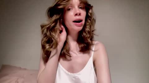 Snapshot of nikki_mi chatting on 12-12-24, 01:17 Nikki online show from 12-12-24, 01:17