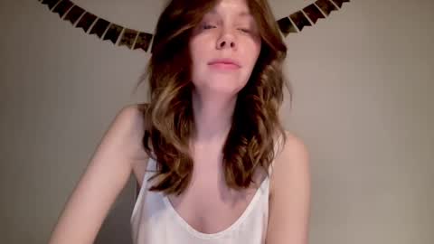 Snapshot of nikki_mi chatting on 12-29-24, 01:17 Nikki online show from 12-29-24, 01:17