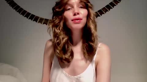 Snapshot of nikki_mi chatting on 01-09-25, 10:09 Nikki online show from 01-09-25, 10:09