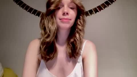 Snapshot of nikki_mi chatting on 01-16-25, 01:14 Nikki online show from 01-16-25, 01:14