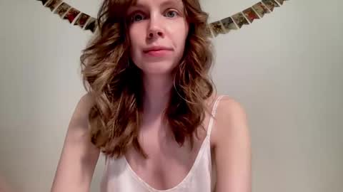 Snapshot of nikki_mi chatting on 02-05-25, 01:11 Nikki online show from 02-05-25, 01:11