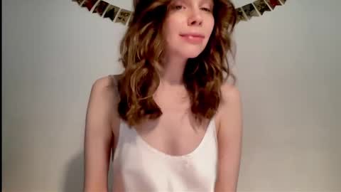 Snapshot of nikki_mi chatting on 02-06-25, 01:10 Nikki online show from 02-06-25, 01:10