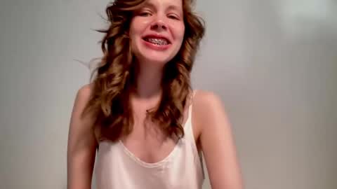 Snapshot of nikki_mi chatting on 02-16-25, 10:10 Nikki online show from 02-16-25, 10:10