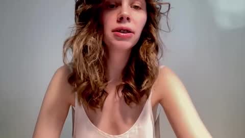 Snapshot of nikki_mi chatting on 02-21-25, 10:07 Nikki online show from 02-21-25, 10:07