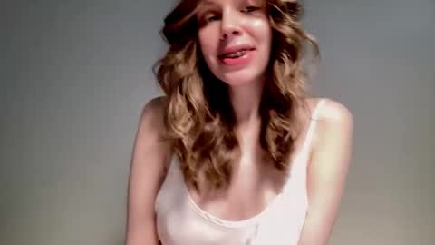 Snapshot of nikki_mi chatting on 02-27-25, 10:04 Nikki online show from 02-27-25, 10:04