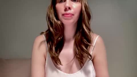 Snapshot of nikki_mi chatting on 10-12-25, 10:03 Nikki online show from 10-12-25, 10:03