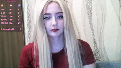 Snapshot of nikki_roseanna chatting on 11-18-25, 04:11 Nikki Roseanna online show from 11-18-25, 04:11