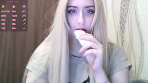 Snapshot of nikki_roseanna chatting on 12-01-25, 01:16 Nikki Roseanna online show from 12-01-25, 01:16