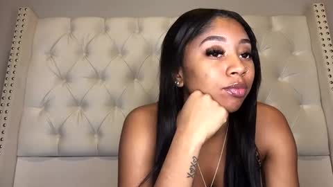 Snapshot of nikkib333 chatting on 02-11-25, 03:50 NikkiB online show from 02-11-25, 03:50