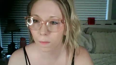 nikkib653466 online show from 03-05-26, 11:23