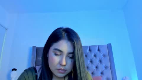 Snapshot of nikkibotero chatting on 11-18-25, 06:34 nikkibotero online show from 11-18-25, 06:34