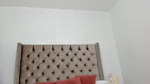 Snapshot of nikkibotero chatting on 11-19-25, 12:27 nikkibotero online show from 11-19-25, 12:27